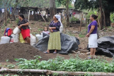 Visita a experiencias de agricultura sostenible en Comasagua